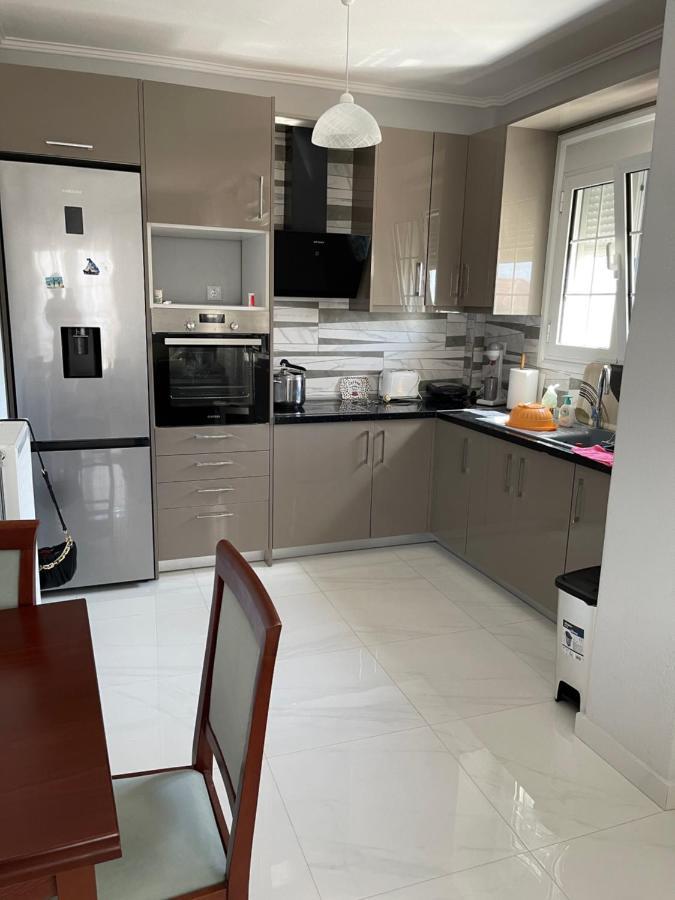2-Bedroom Luxury Family Home Флогита Экстерьер фото